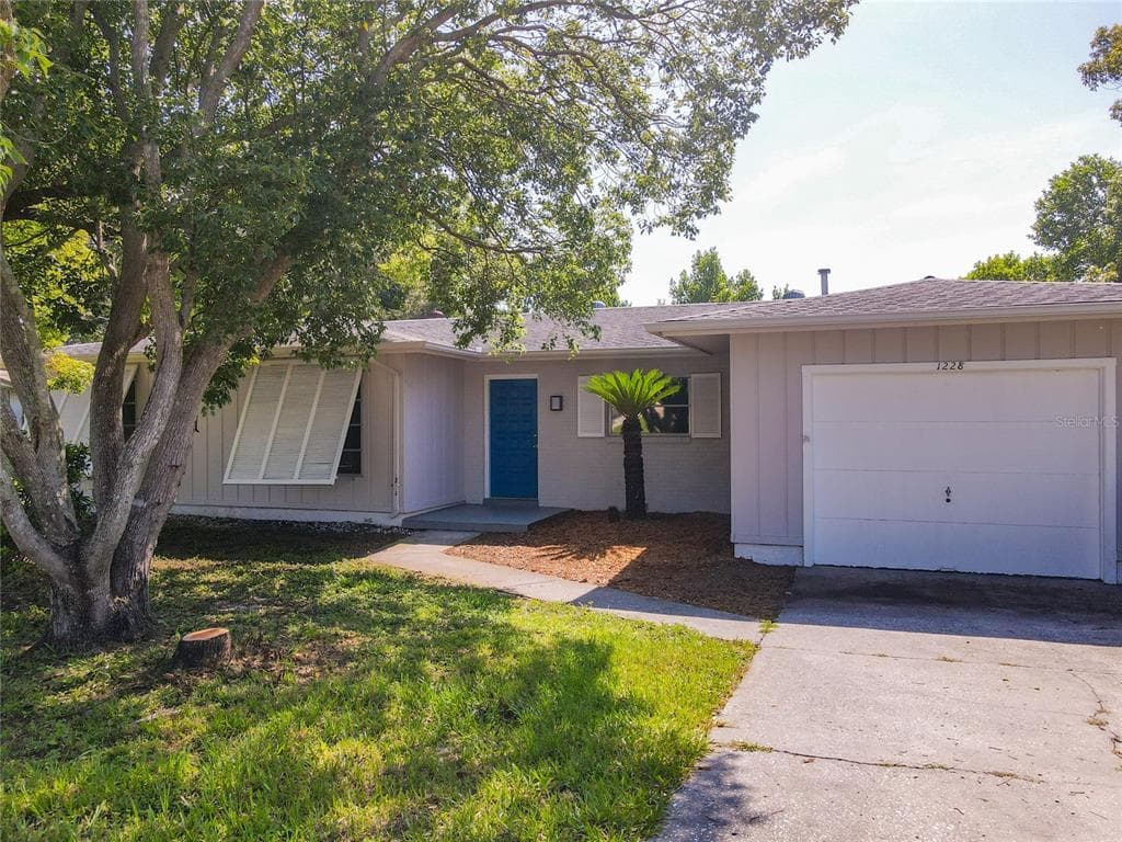 1228 TYLER AVENUE SPRING HILL, FL 34606