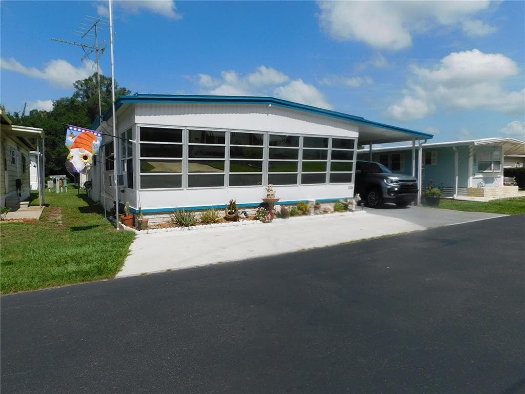 5034 SHIRLEY CIRCLE ZEPHYRHILLS, FL 33542