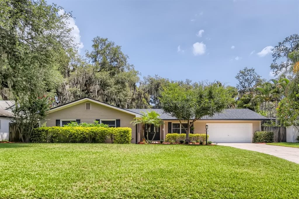 3619 SAINT MORITZ STREET BELLE ISLE, FL 32812