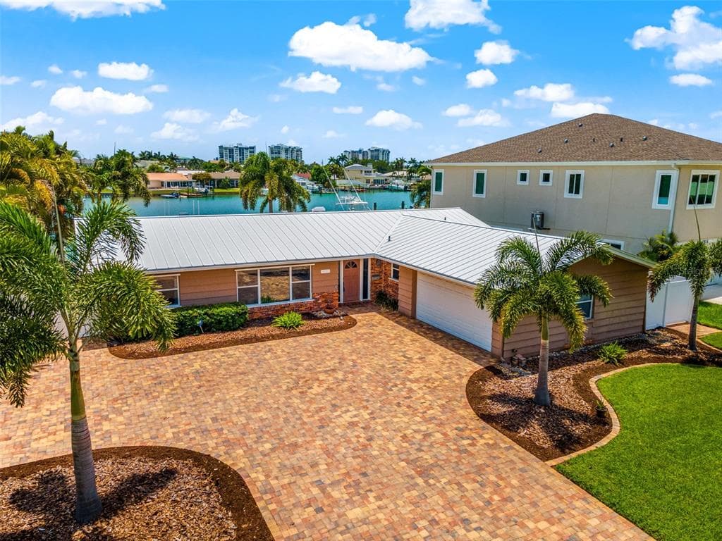 7944 10TH AVENUE S ST PETERSBURG, FL 33707