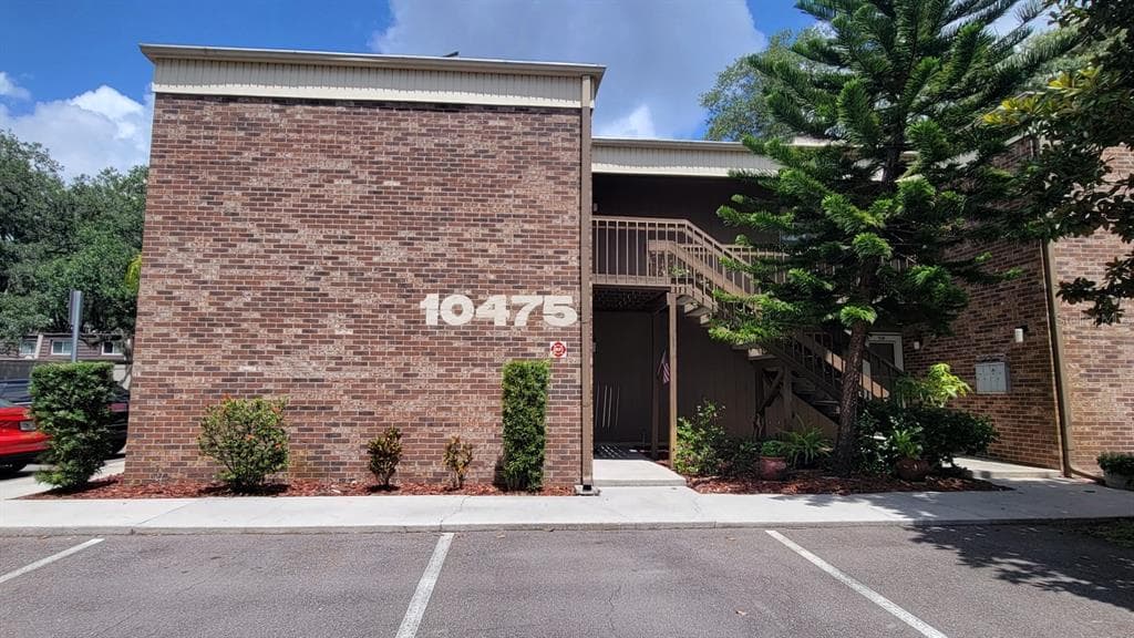 10475 CARROLLBROOK CIRCLE UNIT 119 TAMPA, FL 33618