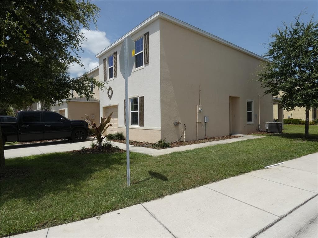9925 HOUND CHASE DRIVE GIBSONTON, FL 33534
