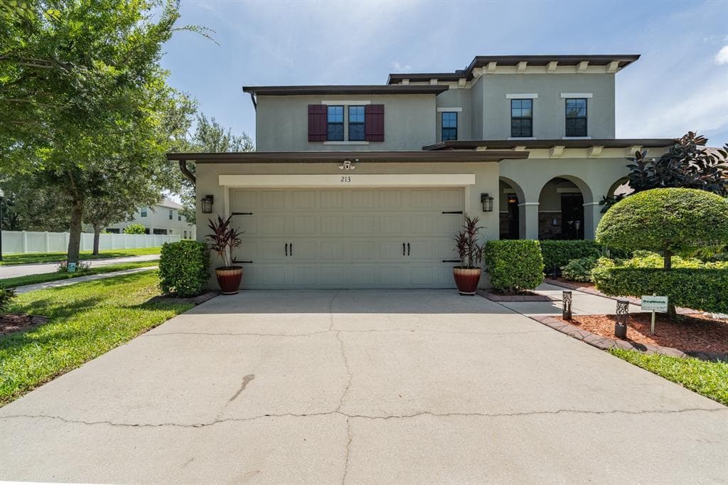 213 WESTCHESTER HILLS LANE VALRICO, FL 33594