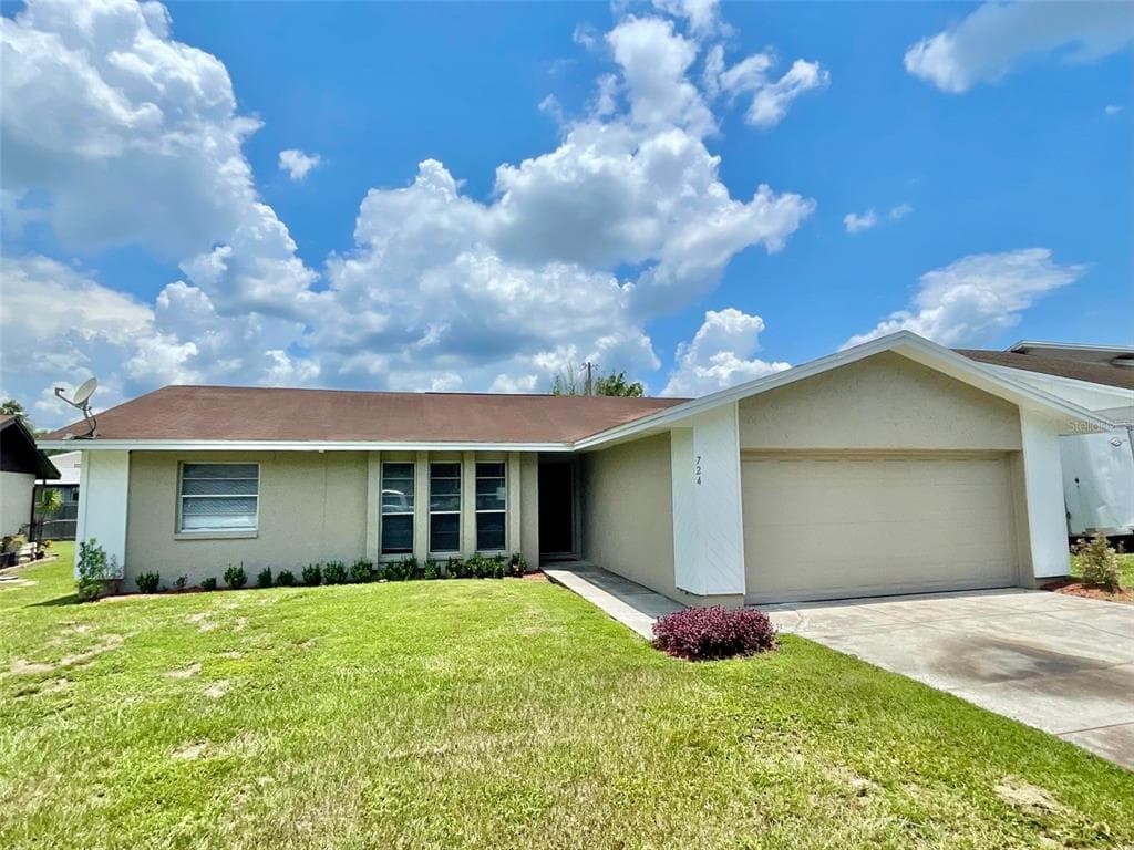 724 SPICEWOOD DRIVE LAKELAND, FL 33801