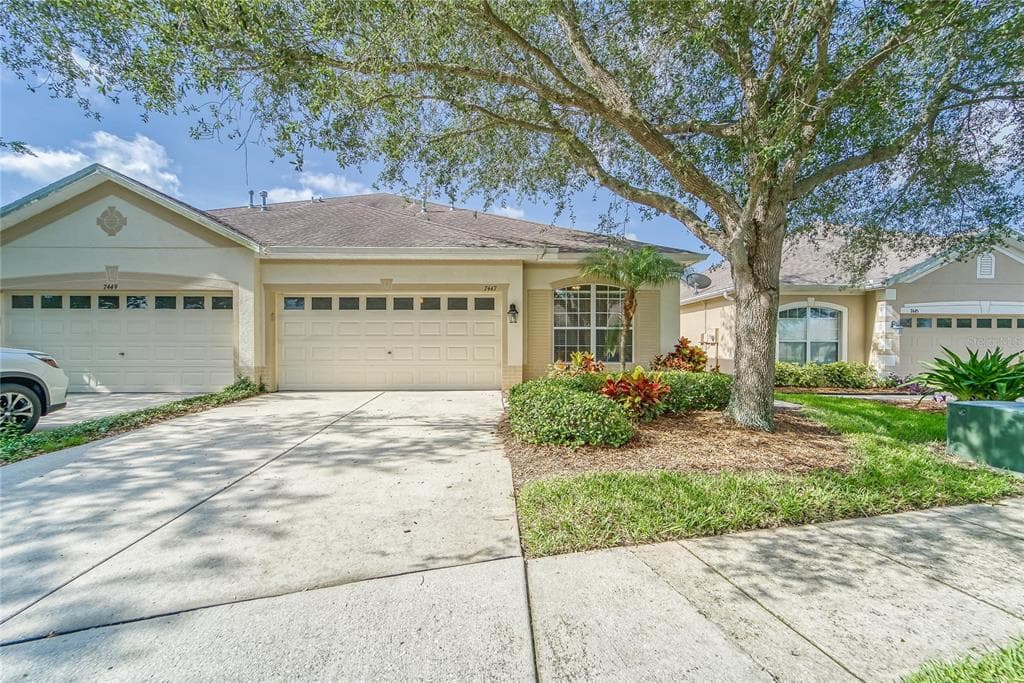 7447 SURREY WOOD LANE APOLLO BEACH, FL 33572