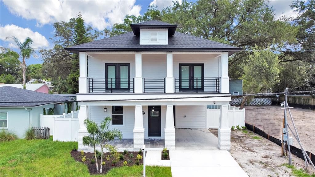 203 W VIOLET STREET