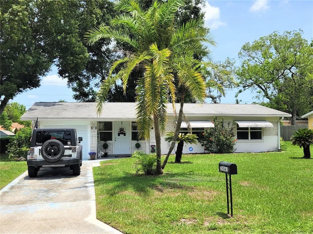 39041 MANOR DRIVE ZEPHYRHILLS, FL 33542