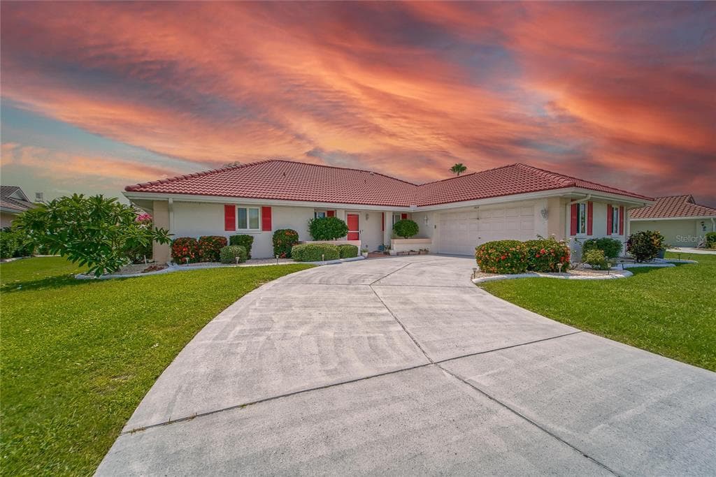 1925 WOLF LAUREL DRIVE SUN CITY CENTER, FL 33573