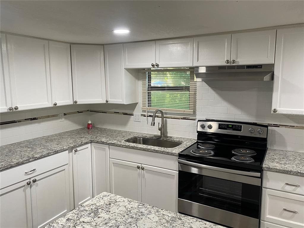 3009 E 149TH AVENUE LUTZ, FL 33559