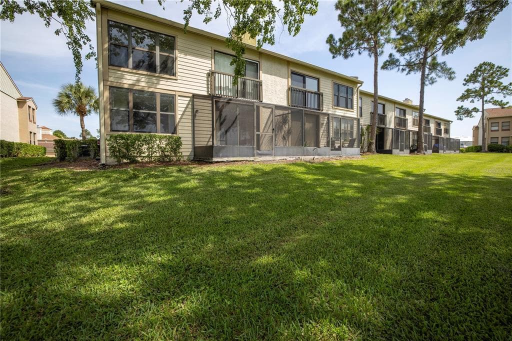 2049 SKIMMER COURT W UNIT 316 CLEARWATER, FL 33762