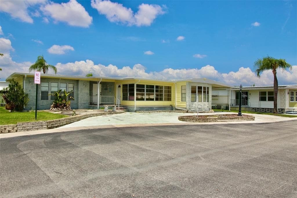 82237 G STREET N UNIT 237 PINELLAS PARK, FL 33781