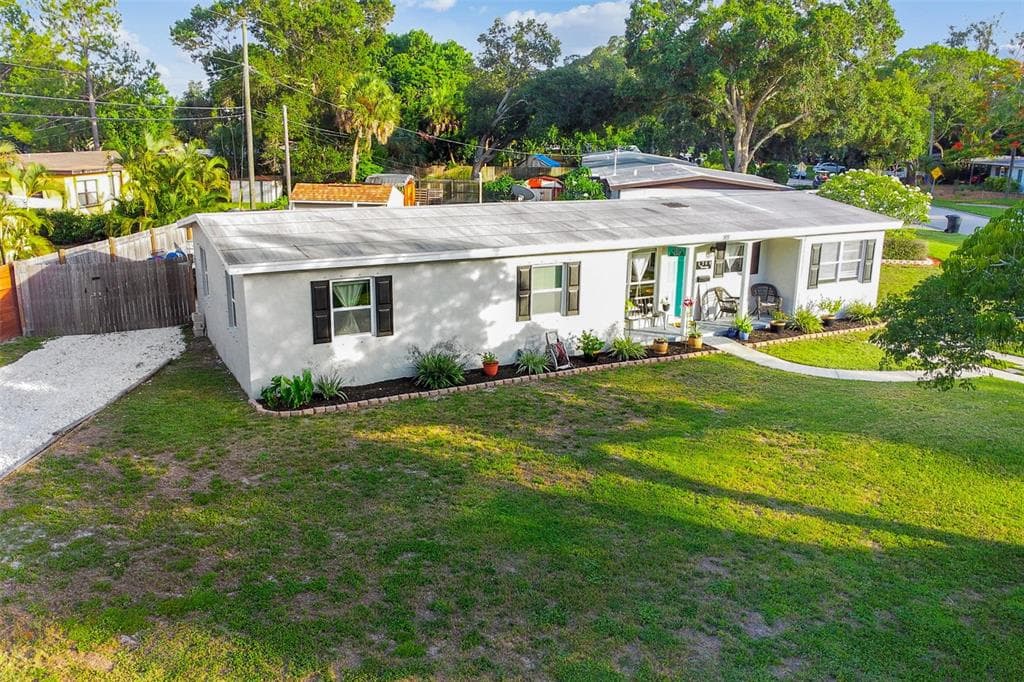 4360 NEPTUNE DRIVE SE ST PETERSBURG, FL 33705