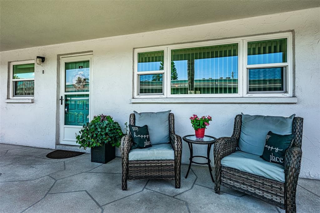 5286 81ST STREET N UNIT 8 ST PETERSBURG, FL 33709
