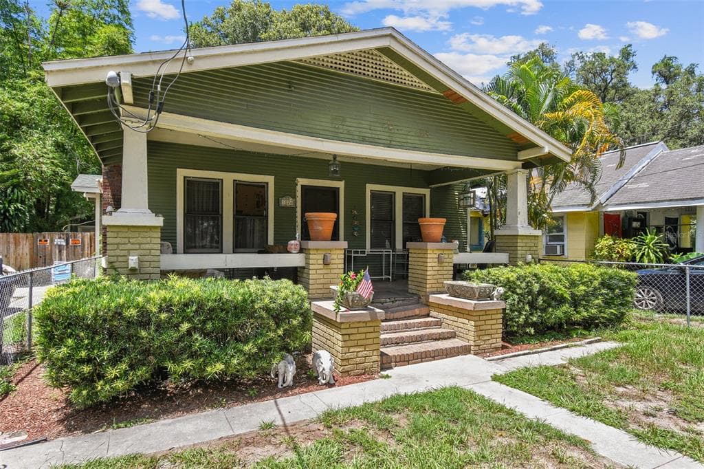 1026 E MOHAWK AVENUE TAMPA, FL 33604