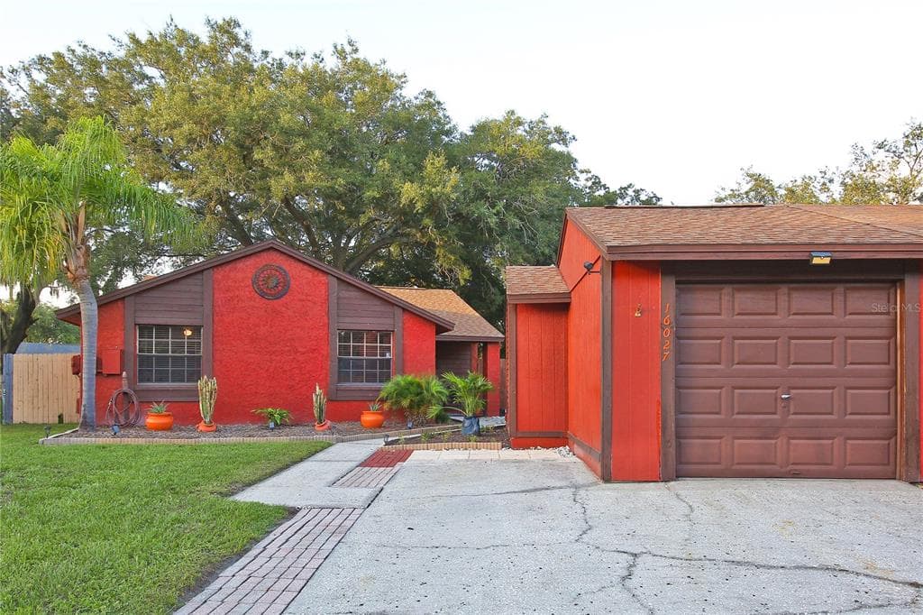 16027 GRASS LAKE DRIVE TAMPA, FL 33618