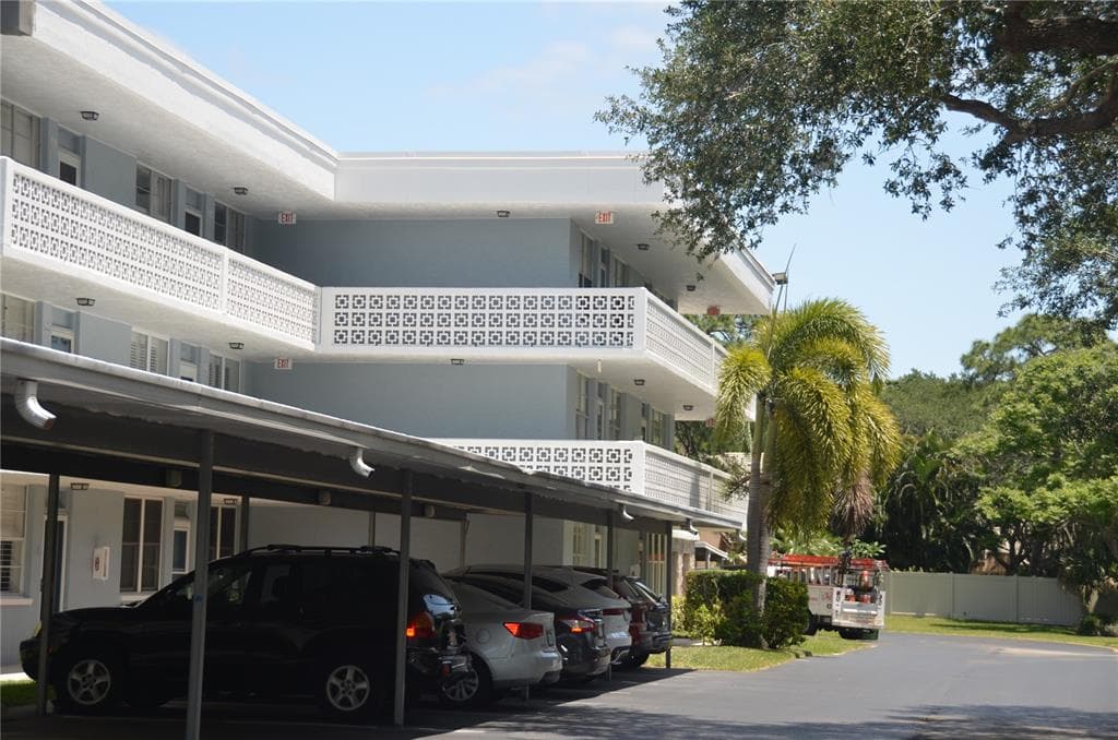 4715 BAY STREET NE UNIT 329 ST PETERSBURG, FL 33703