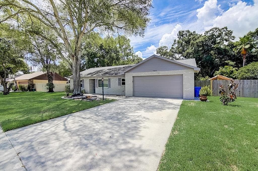 10811 PROVIDENCE OAKS DRIVE RIVERVIEW, FL 33578