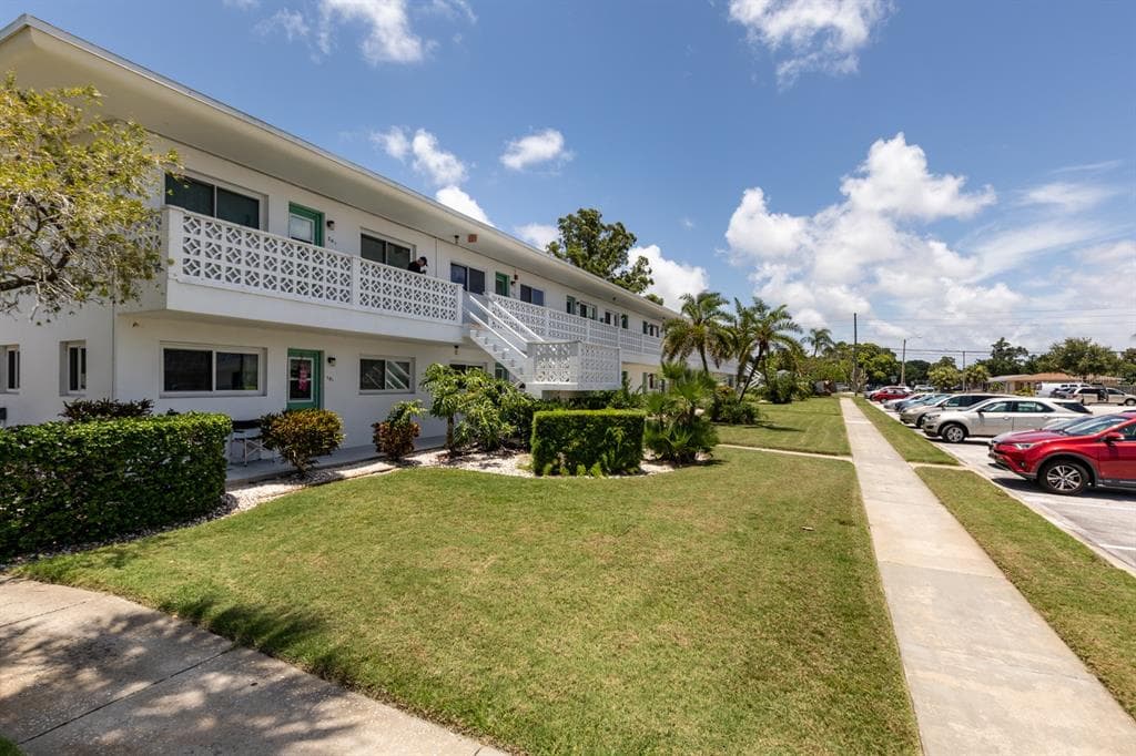 11200 86TH AVENUE N UNIT 202 SEMINOLE, FL 33772