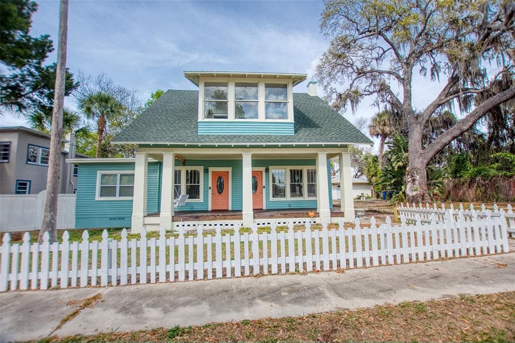 404 PALM BLUFF STREET