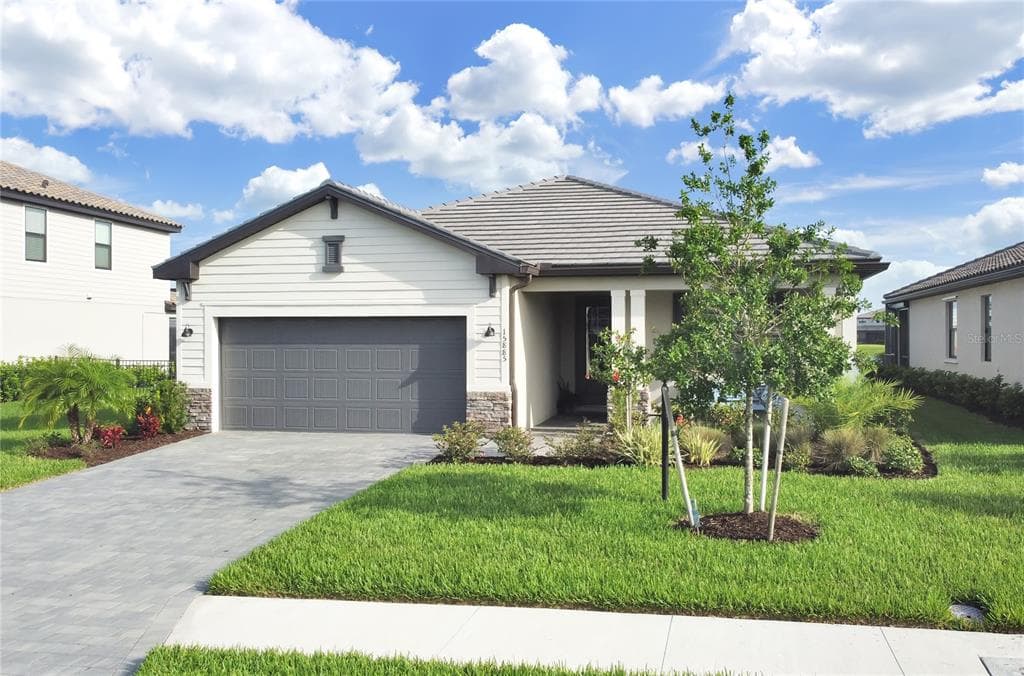 15885 ISLANDWALK AVENUE LAKEWOOD RANCH, FL 34211