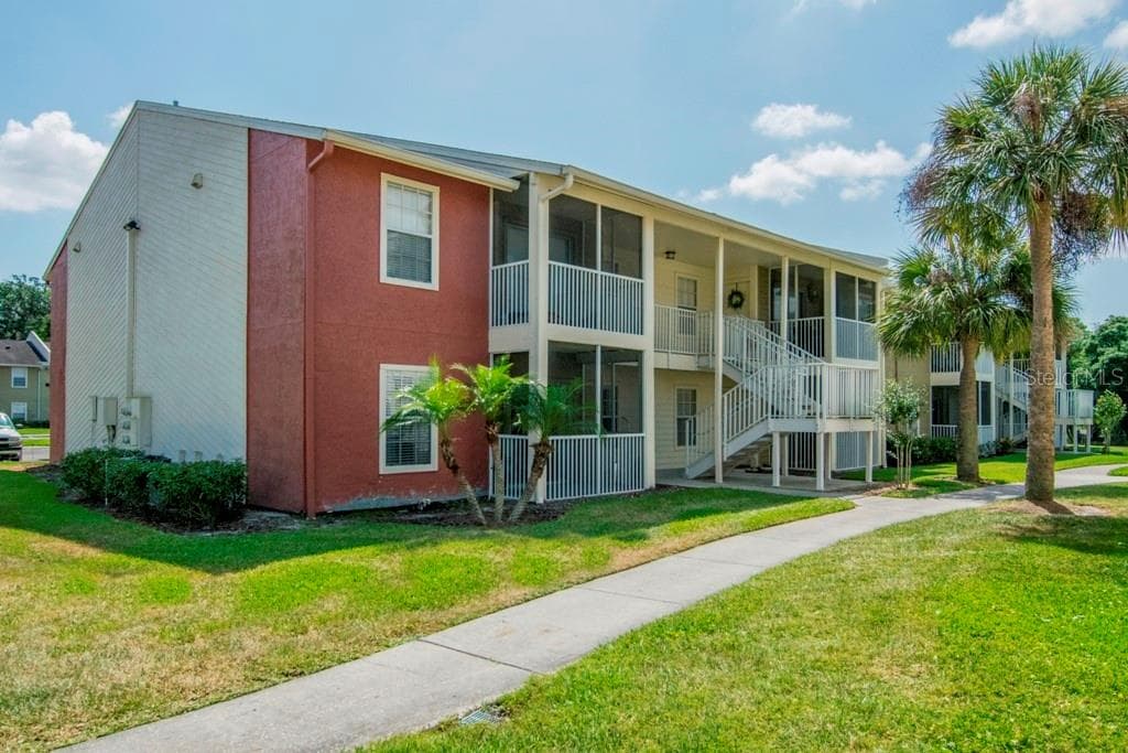 804 LAKE HAVEN SQUARE UNIT 105 BRANDON, FL 33511