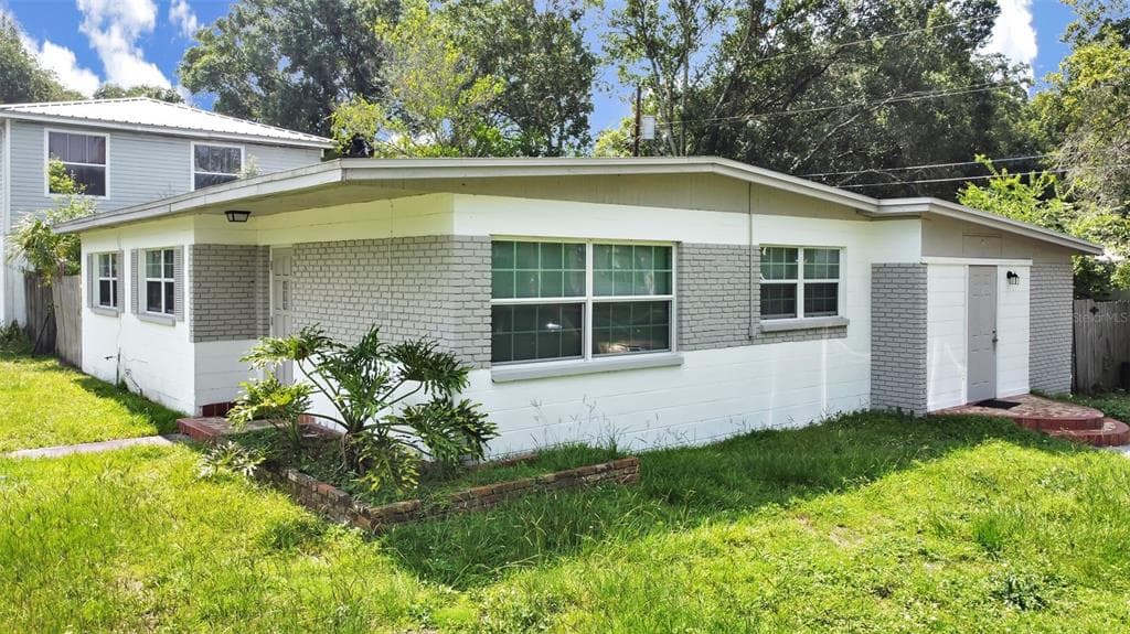 2001 E BROAD STREET TAMPA, FL 33610
