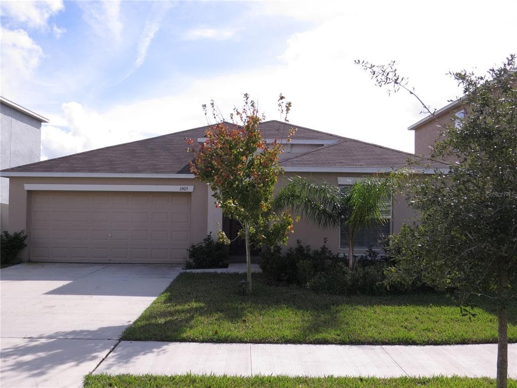 1905 BROAD WINGED HAWK DRIVE