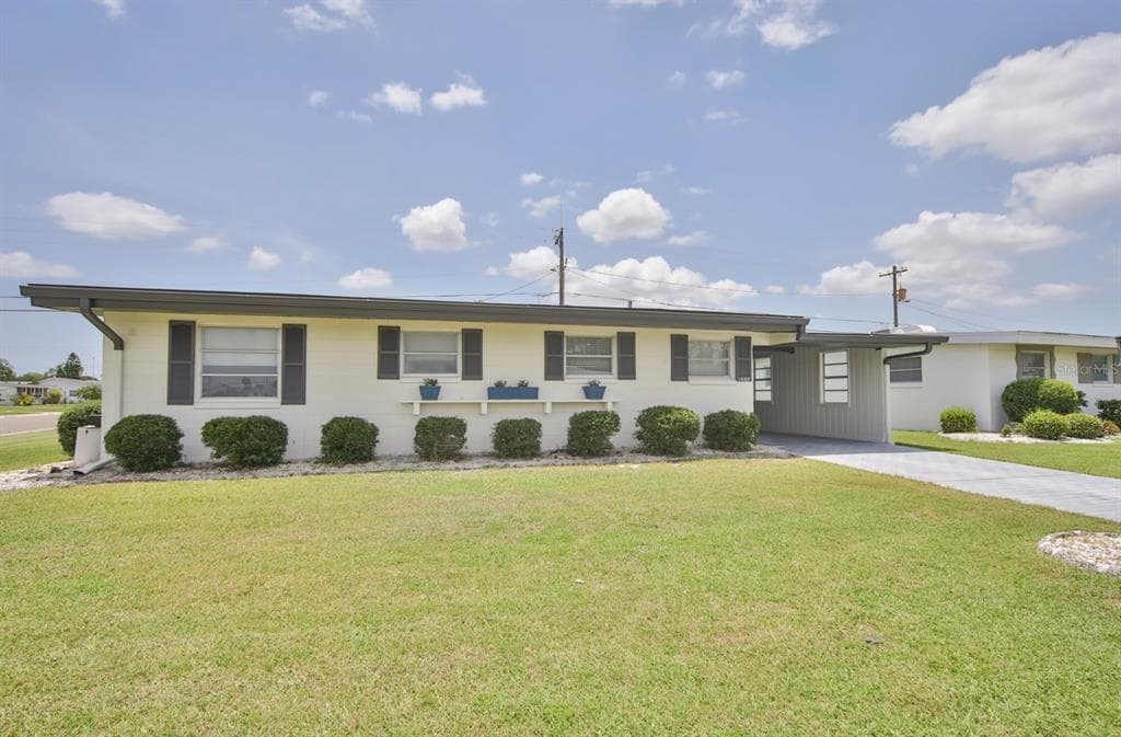 1002 BEACH BOULEVARD SUN CITY CENTER, FL 33573