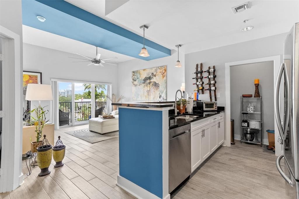 1010 CENTRAL AVENUE UNIT 301 ST PETERSBURG, FL 33705