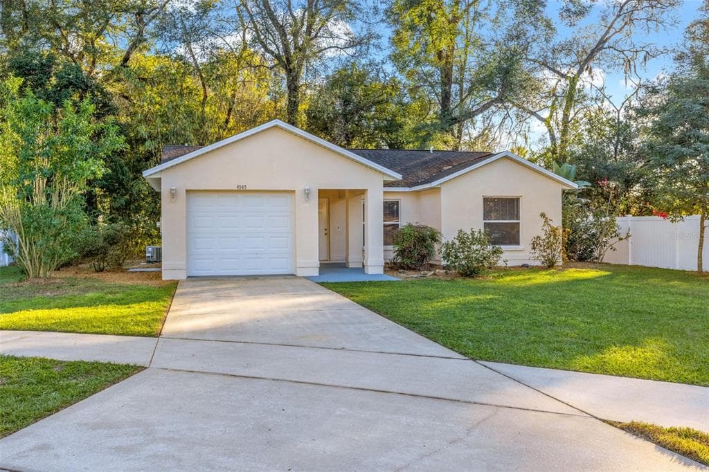 4545 EAGLE RANCH DRIVE ZEPHYRHILLS, FL 33542