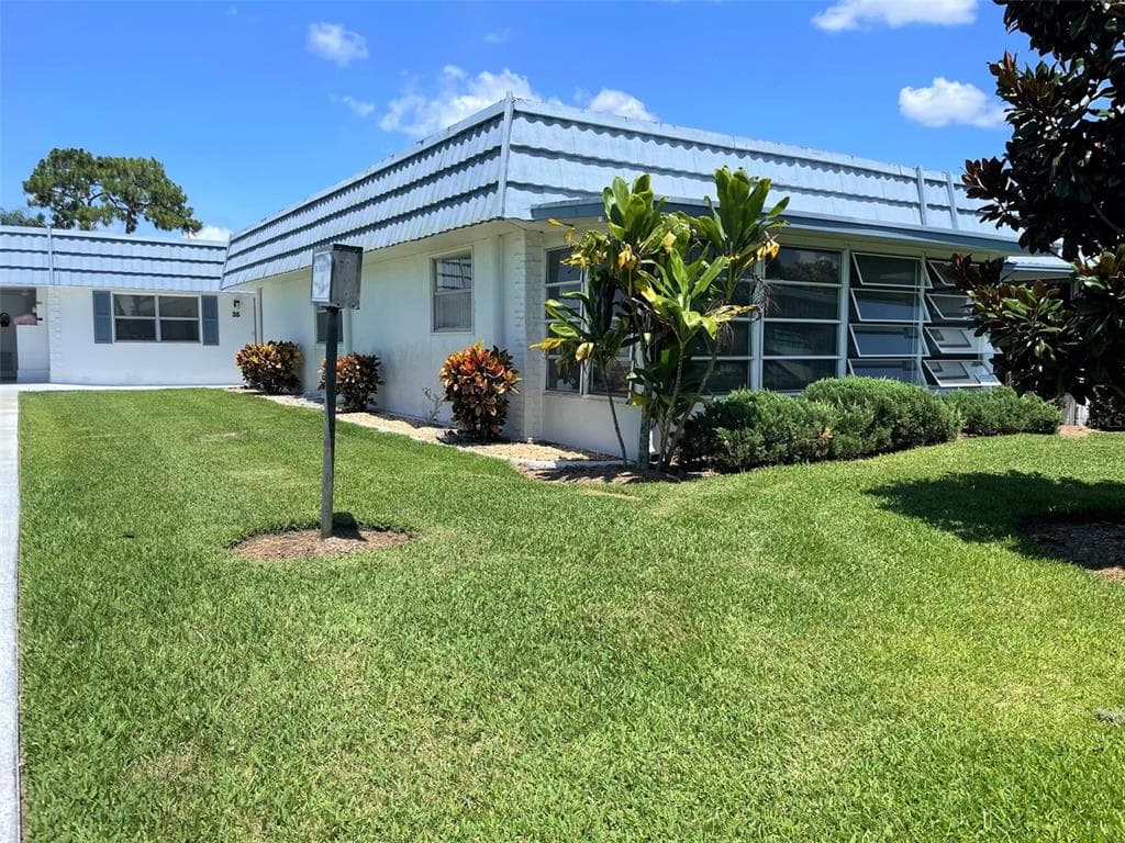 1901 ANDOVER WAY UNIT 34 SUN CITY CENTER, FL 33573