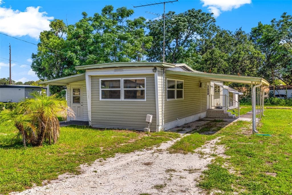 39015 KIRKLAND DRIVE ZEPHYRHILLS, FL 33542