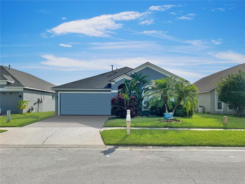 1120 CRIMSON CLOVER LANE WESLEY CHAPEL, FL 33543