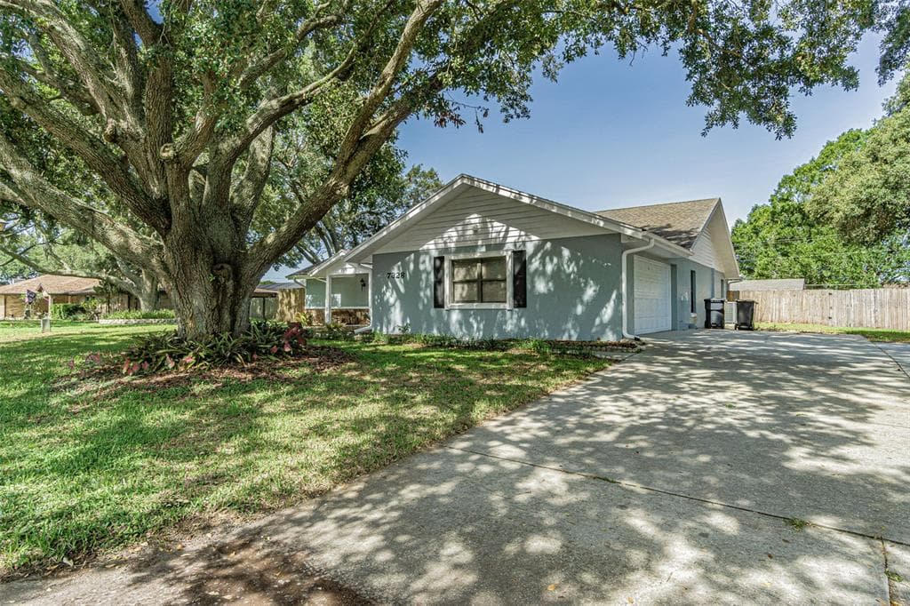 7328 SUMMIT AVENUE LAKELAND, FL 33810