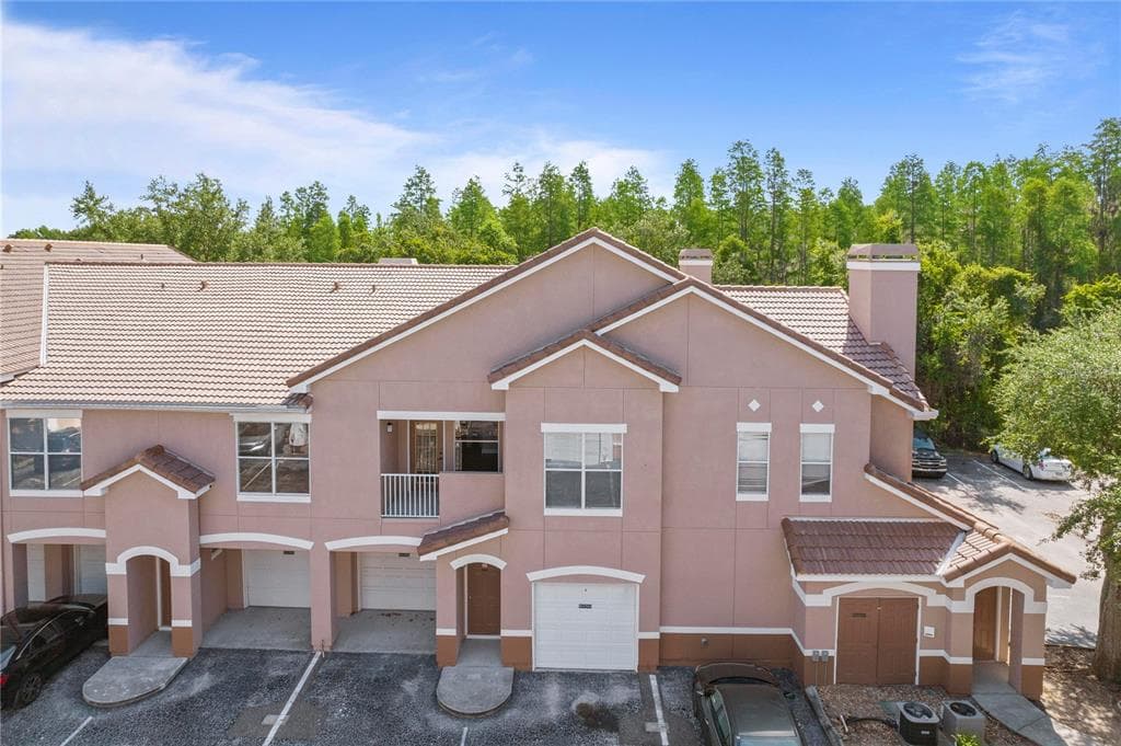 18128 VILLA CREEK DRIVE UNIT 18128 TAMPA, FL 33647