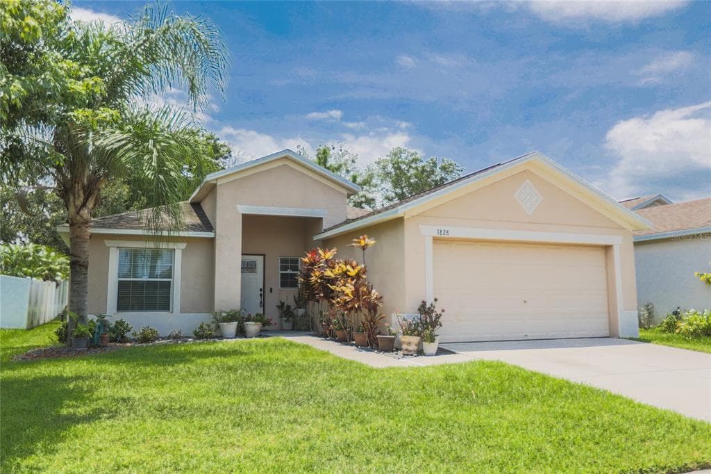 3828 HAMPTON HILLS DRIVE LAKELAND, FL 33810