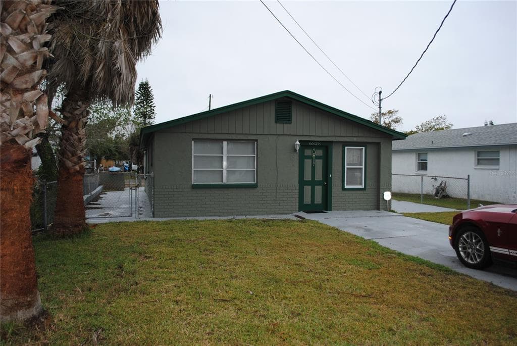 6828 SANDERLING LANE