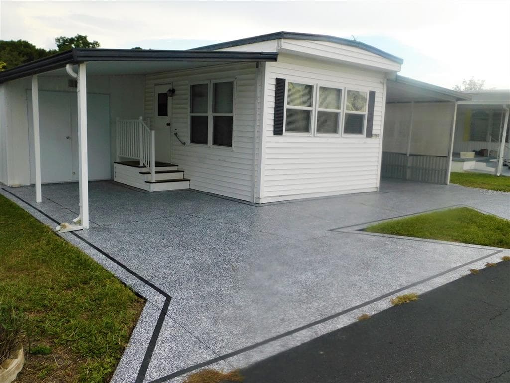 37150 SANDRA AVENUE ZEPHYRHILLS, FL 33542