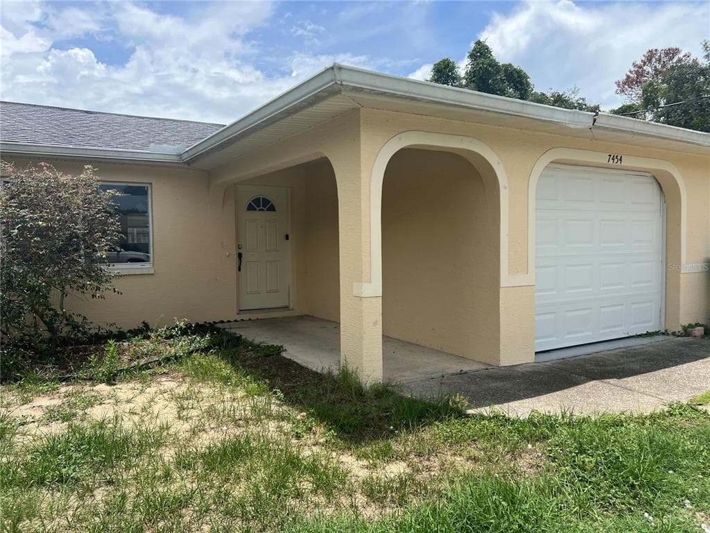 7454 BLACKHAWK TRAIL SPRING HILL, FL 34606