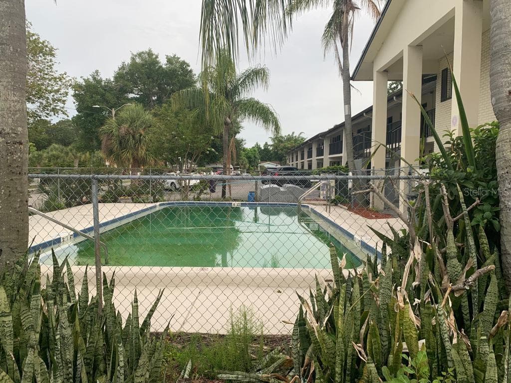 2 N FERNWOOD AVENUE UNIT 28 CLEARWATER, FL 33765