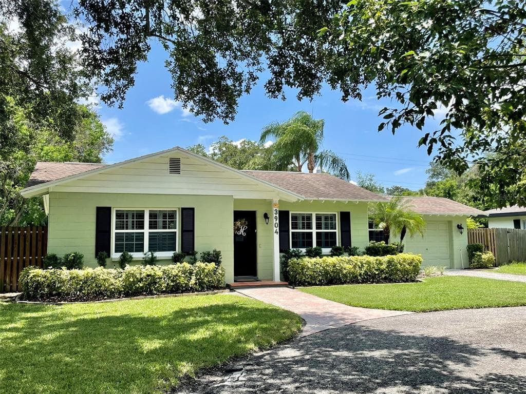 3904 W AZEELE STREET TAMPA, FL 33609