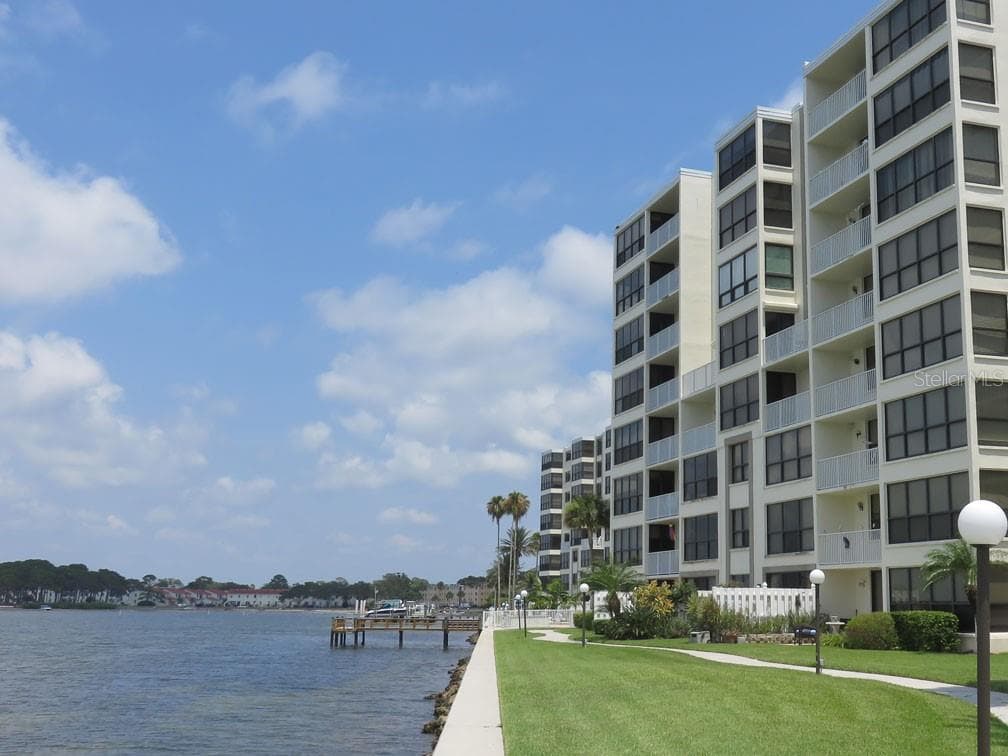 200 WOODETTE DRIVE UNIT TR-B (102 west) DUNEDIN, FL 34698