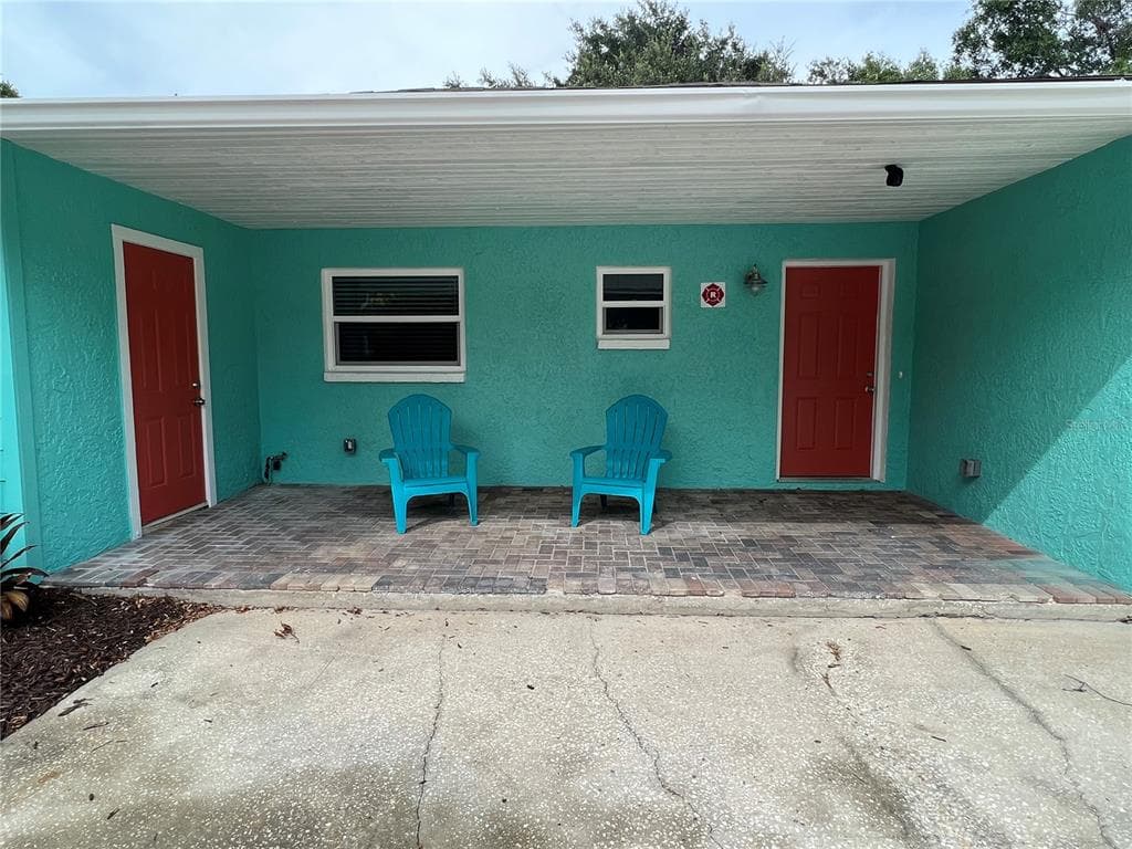 3669 IRIS STREET N ST PETERSBURG, FL 33704