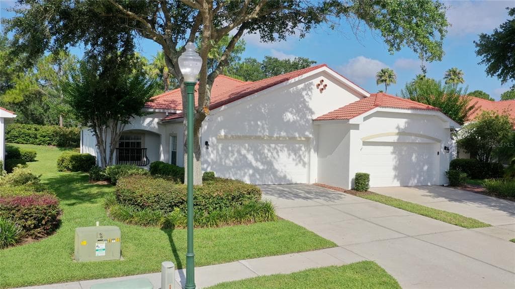 10214 DEVONSHIRE LAKE DRIVE TAMPA, FL 33647