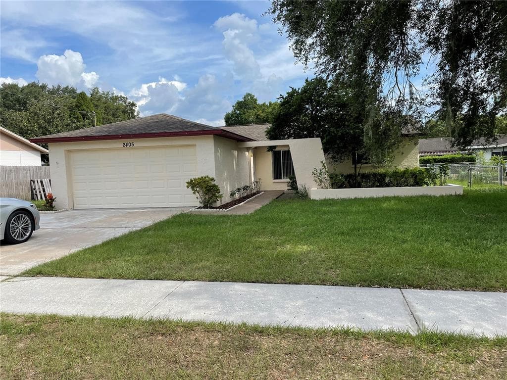 2405 WASHINGTON ROAD VALRICO, FL 33594