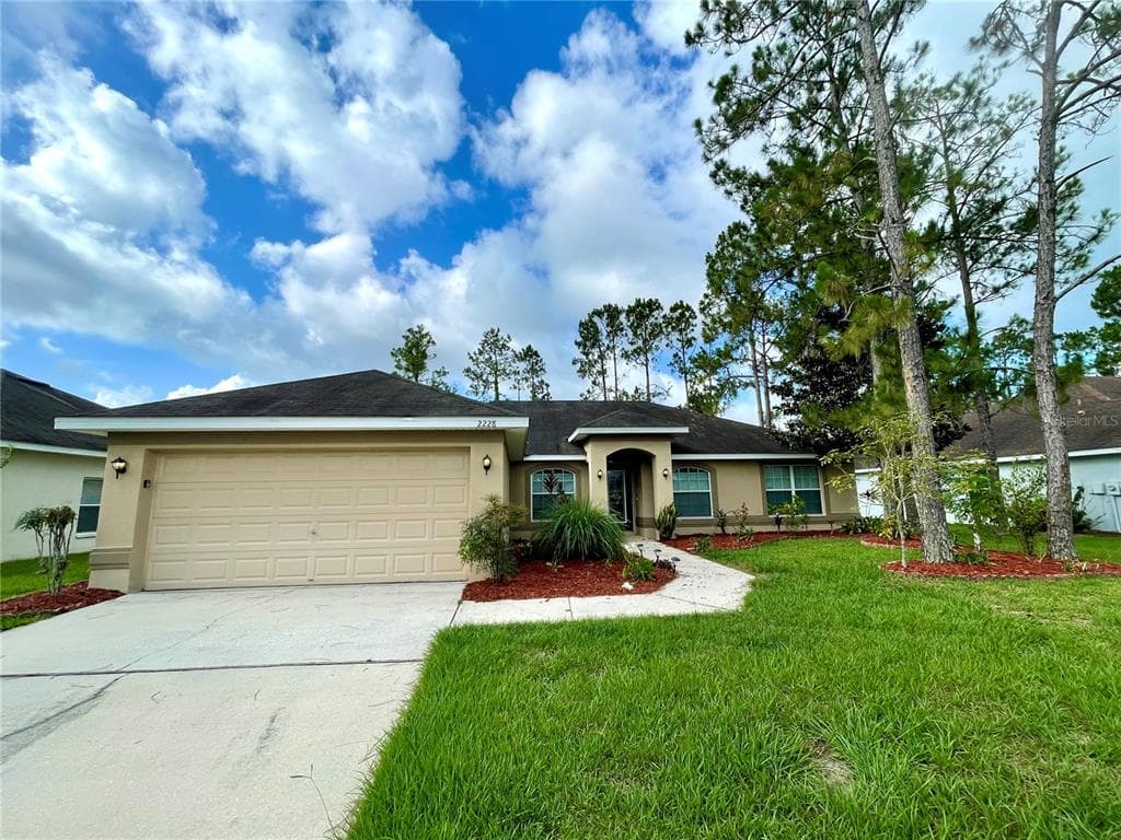 2228 SWEET BAY DRIVE LAKELAND, FL 33811