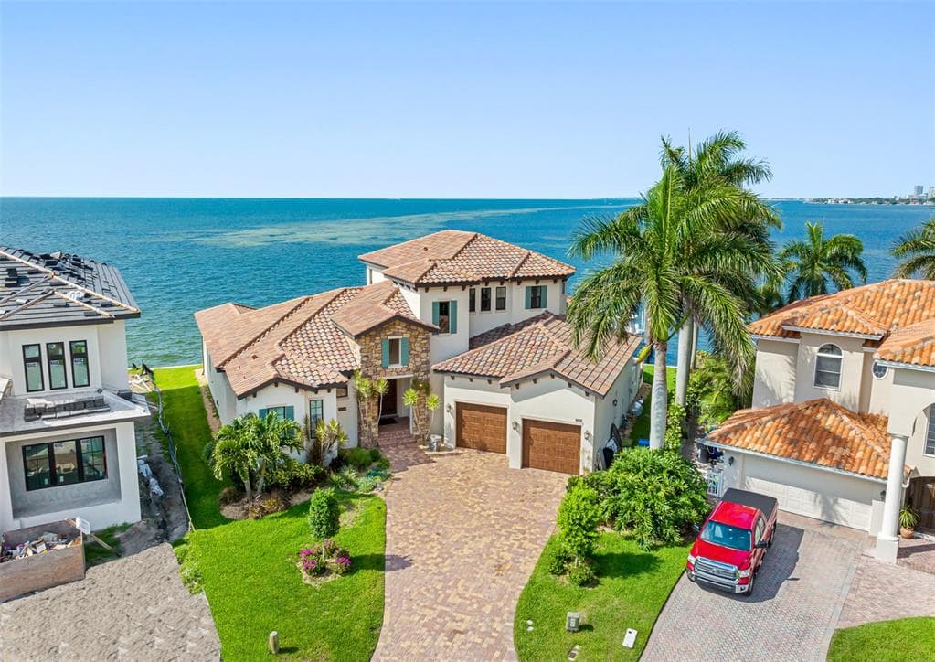 1900 CAROLINA AVENUE NE ST PETERSBURG, FL 33703