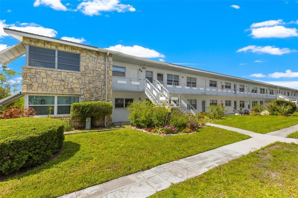 5915 18TH STREET N UNIT 2 ST PETERSBURG, FL 33714