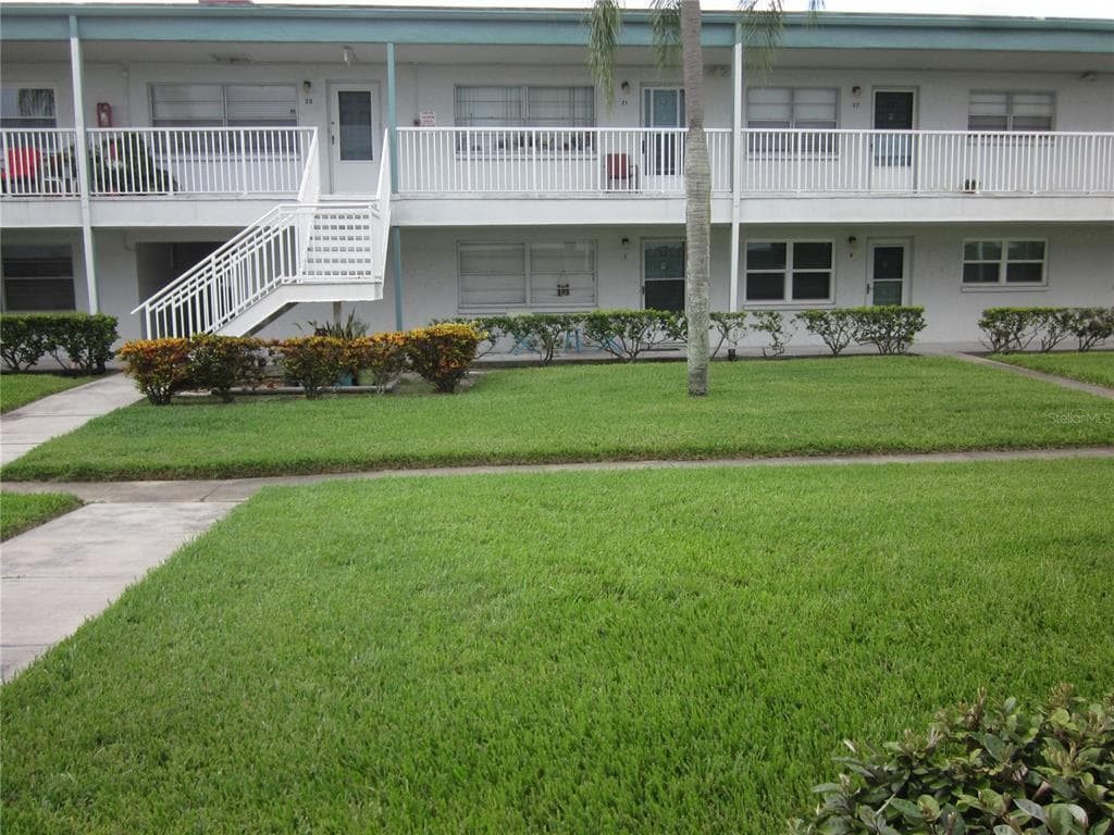 5216 81ST STREET N UNIT 7 ST PETERSBURG, FL 33709
