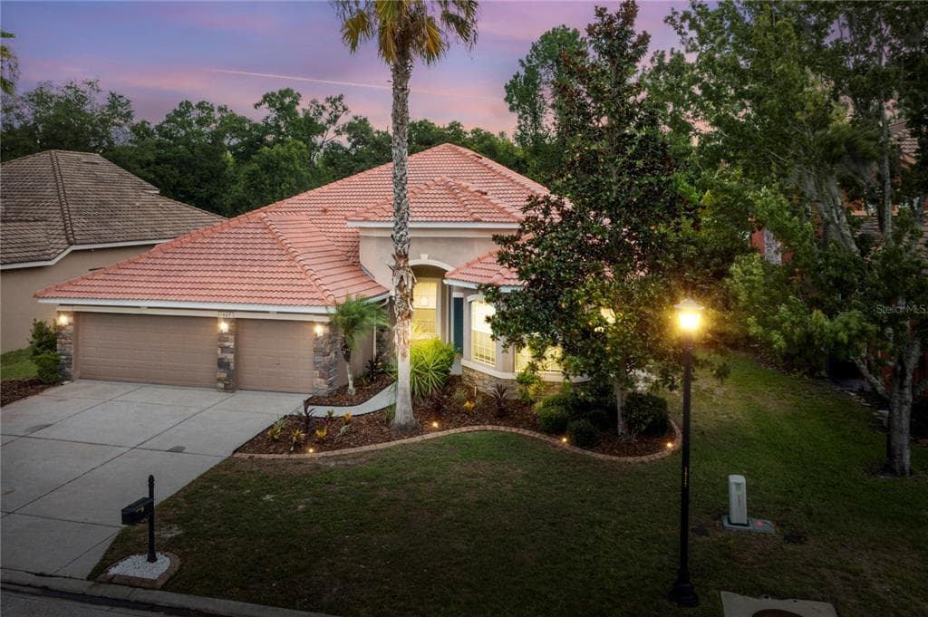 11407 OYSTER BAY CIRCLE NEW PORT RICHEY, FL 34654